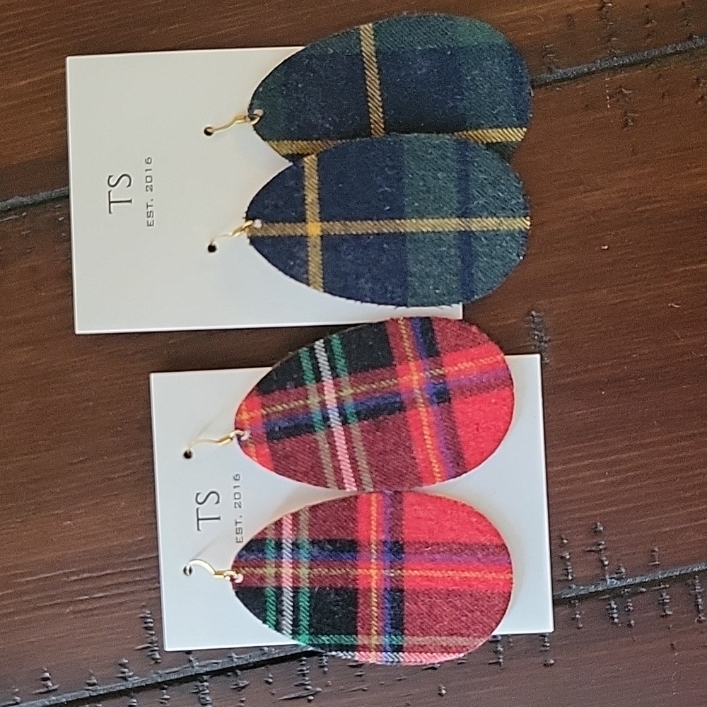 Trend Shop plaid lightweight teardrop leather earrings